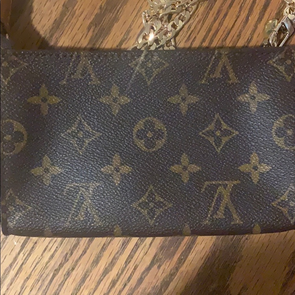 Louis vuitton pochette *Authethic***